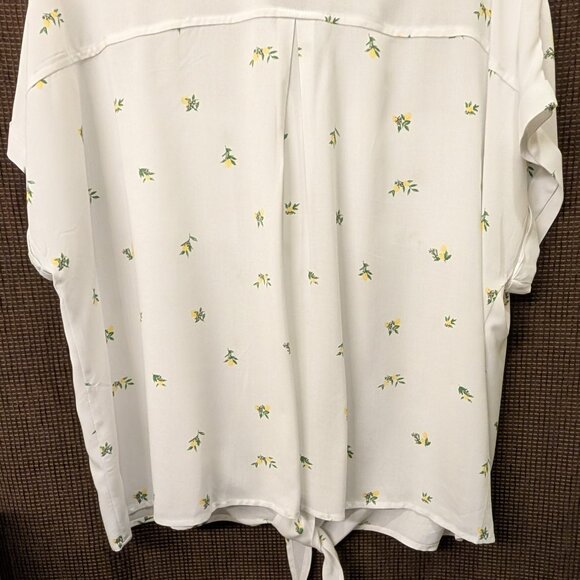 Emily Daniels Womens Plus Sz 2XL Short Sleeve Tie Front Button Front Blouse NWT - Picture 6 of 6